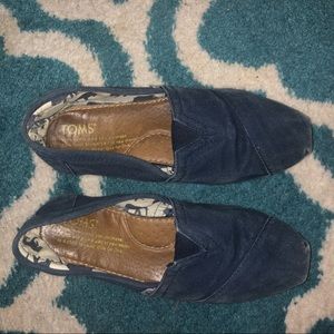 Women’s TOMS original design (navy blue, sz 8)
